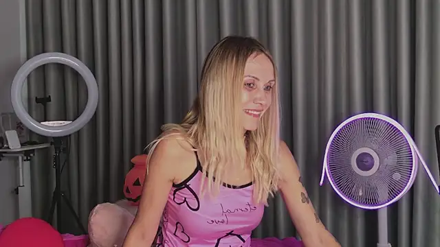 goddess kate   online show from October 28, 8:40 am