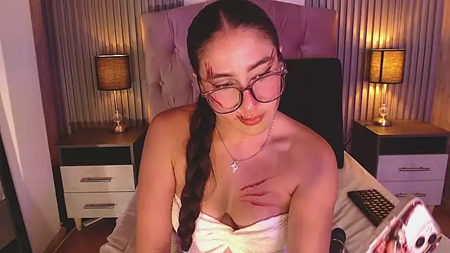 Snapshot of Bonnali_lune chatting on October 10, 10:31 pm Bonnali lune online show from October 10, 10:31 pm