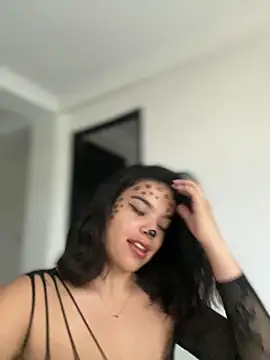 JuanitaMore01 online show from October 15, 9:15 pm