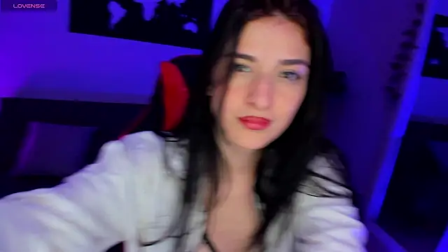 Snapshot of ZoeValencia1 chatting on November 13, 4:17 pm ZoeValencia1 online show from November 13, 4:17 pm