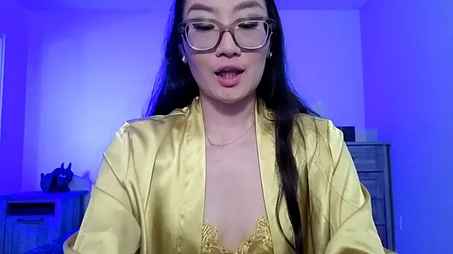 Aliciaz3 online show from October 6, 4:15 pm