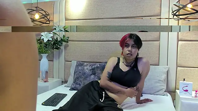 AnnieAndReach online show from October 15, 8:09 pm