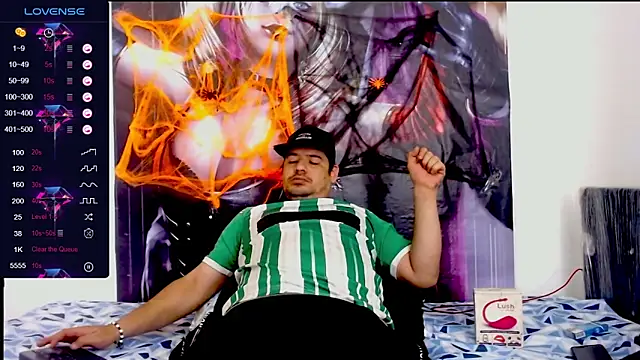 Snapshot of smith_hot29 chatting on October 25, 2:41 am smith hot29 online show from October 25, 2:41 am