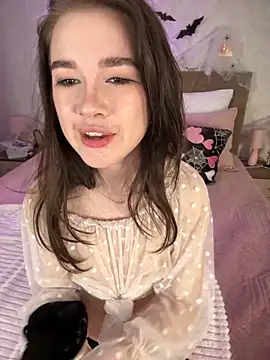 Snapshot of Marryme- chatting on October 31, 1:34 pm Marryme- online show from October 31, 1:34 pm