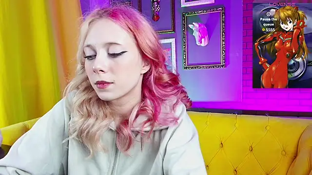 Snapshot of SakuraBliss chatting on October 13, 5:02 pm SakuraBliss online show from October 13, 5:02 pm