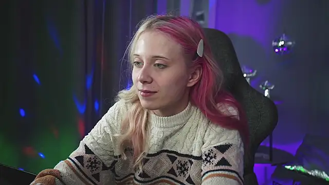 Snapshot of SakuraBliss chatting on October 16, 1:23 pm SakuraBliss online show from October 16, 1:23 pm