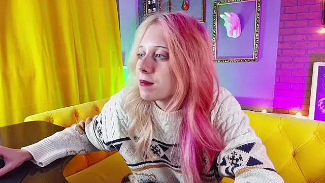 Snapshot of SakuraBliss chatting on October 17, 2:19 pm SakuraBliss online show from October 17, 2:19 pm