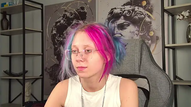 Snapshot of SakuraBliss chatting on November 18, 3:49 pm SakuraBliss online show from November 18, 3:49 pm