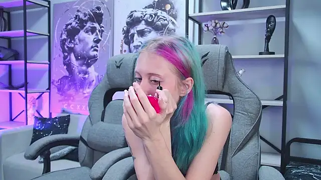 Snapshot of SakuraBliss chatting on December 5, 2:53 am SakuraBliss online show from December 5, 2:53 am