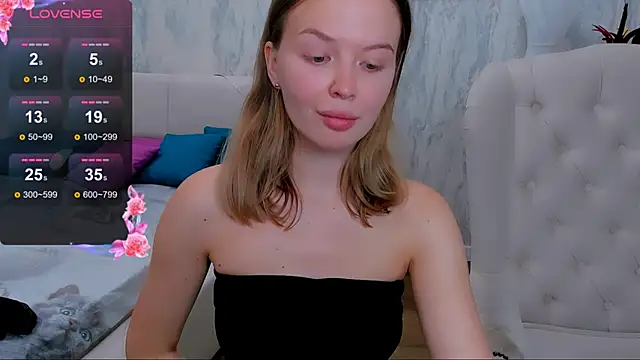 LaurennHill online show from September 9, 12:10 am