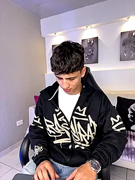 Snapshot of AdrianRinaldi chatting on October 1, 8:26 pm AdrianRinaldi online show from October 1, 8:26 pm