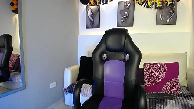 Snapshot of AdrianRinaldi chatting on October 14, 8:09 pm AdrianRinaldi online show from October 14, 8:09 pm