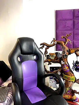 Snapshot of AdrianRinaldi chatting on October 30, 7:36 pm AdrianRinaldi online show from October 30, 7:36 pm