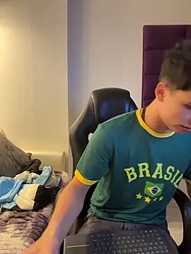 Snapshot of AdrianRinaldi chatting on November 17, 7:52 pm AdrianRinaldi online show from November 17, 7:52 pm