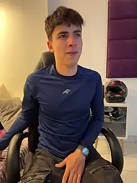 Snapshot of AdrianRinaldi chatting on November 19, 7:58 pm AdrianRinaldi online show from November 19, 7:58 pm