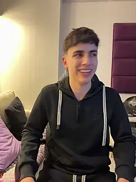 Snapshot of AdrianRinaldi chatting on November 26, 8:10 pm AdrianRinaldi online show from November 26, 8:10 pm