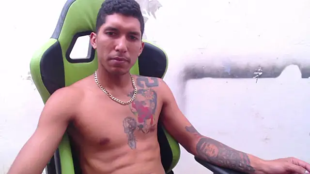 sensualduo online show from January 6, 10:15 pm