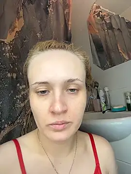 Snapshot of KiraBerht chatting on November 22, 9:14 pm KiraBerht online show from November 22, 9:14 pm