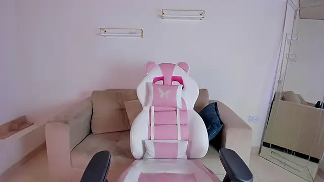 april smiith online show from October 24, 12:12 pm