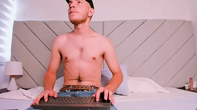 lara and danny online show from September 11, 8:31 pm