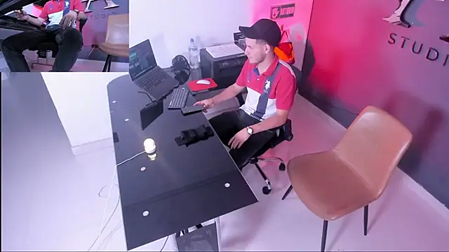 lara and danny online show from September 17, 8:21 pm