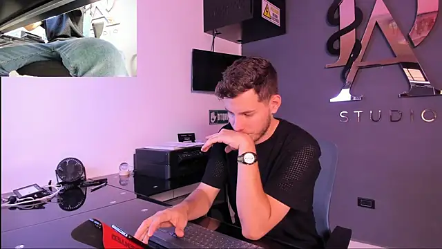 lara and danny online show from September 24, 4:32 pm