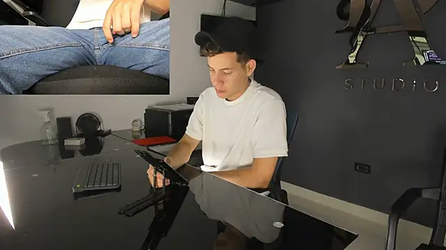 lara and danny online show from September 27, 3:17 pm