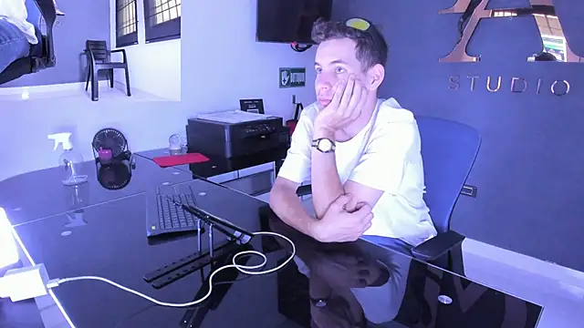 lara and danny online show from September 28, 4:34 pm