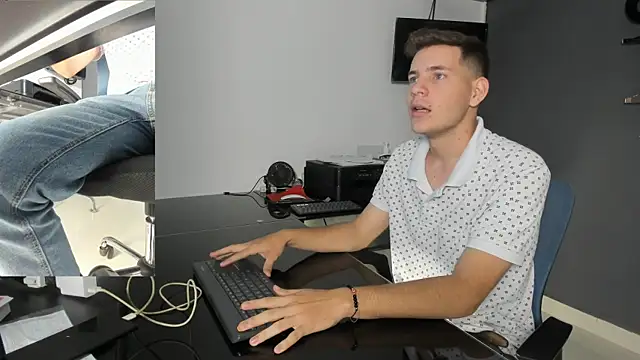 lara and danny online show from October 4, 2:48 pm