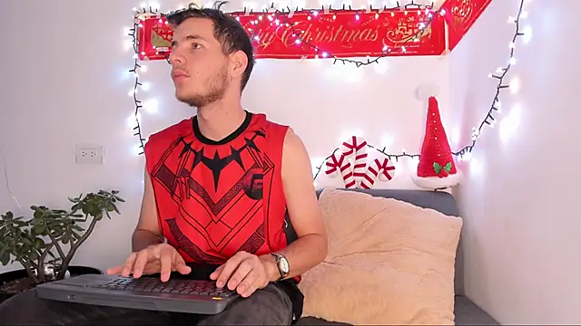 lara and danny online show from November 21, 12:26 pm