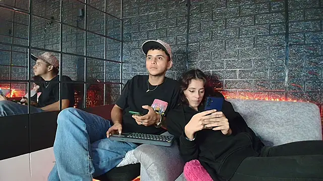 HellAndDante  online show from November 22, 12:20 am