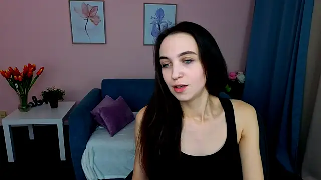 Snapshot of EllaSteele chatting on October 13, 9:04 pm EllaSteele online show from October 13, 9:04 pm