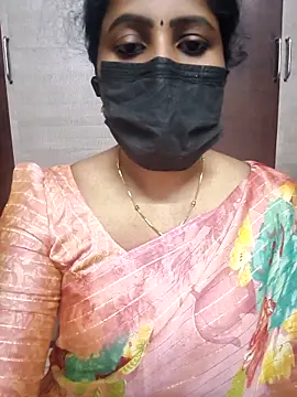 Snapshot of vasundhara26 chatting on November 14, 8:40 pm vasundhara26 online show from November 14, 8:40 pm