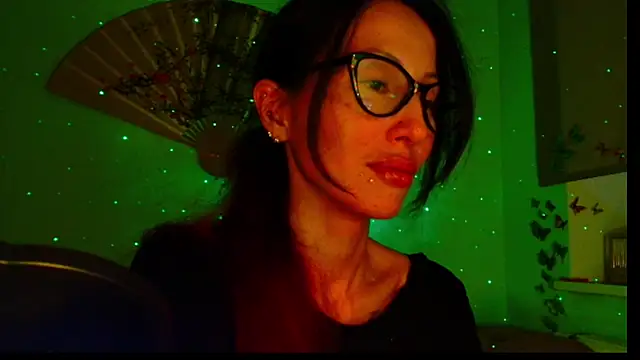 Snapshot of KiotoShine chatting on October 1, 9:10 pm KiotoShine online show from October 1, 9:10 pm