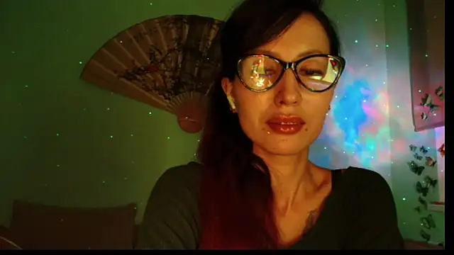 Snapshot of KiotoShine chatting on October 2, 6:37 pm KiotoShine online show from October 2, 6:37 pm