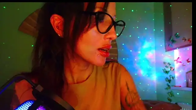 Snapshot of KiotoShine chatting on October 6, 6:49 pm KiotoShine online show from October 6, 6:49 pm