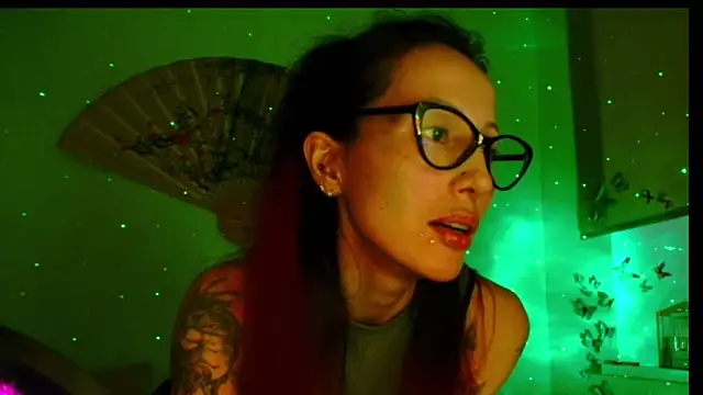 Snapshot of KiotoShine chatting on October 8, 6:49 pm KiotoShine online show from October 8, 6:49 pm