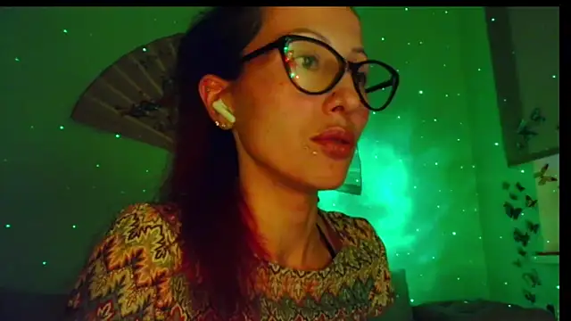 Snapshot of KiotoShine chatting on October 11, 7:23 pm KiotoShine online show from October 11, 7:23 pm