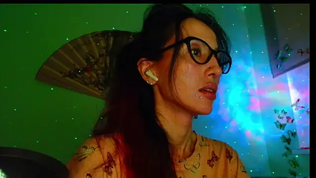 Snapshot of KiotoShine chatting on October 18, 7:03 pm KiotoShine online show from October 18, 7:03 pm