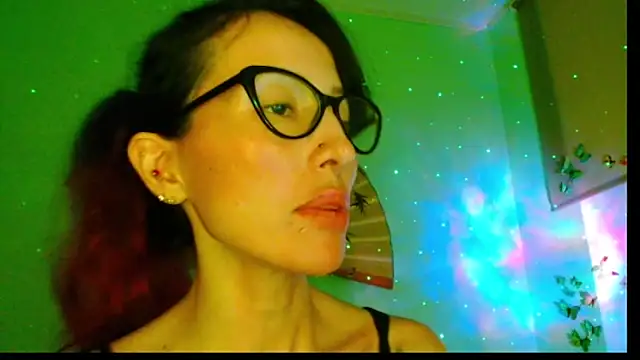 Snapshot of KiotoShine chatting on October 22, 6:07 pm KiotoShine online show from October 22, 6:07 pm