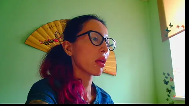 Snapshot of KiotoShine chatting on October 23, 12:37 pm KiotoShine online show from October 23, 12:37 pm