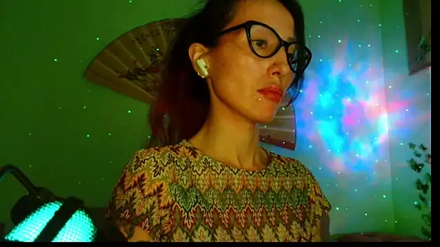 Snapshot of KiotoShine chatting on October 24, 5:20 pm KiotoShine online show from October 24, 5:20 pm