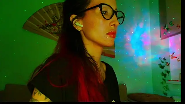 Snapshot of KiotoShine chatting on October 28, 7:27 pm KiotoShine online show from October 28, 7:27 pm