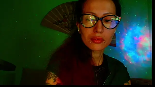 Snapshot of KiotoShine chatting on November 3, 6:09 pm KiotoShine online show from November 3, 6:09 pm