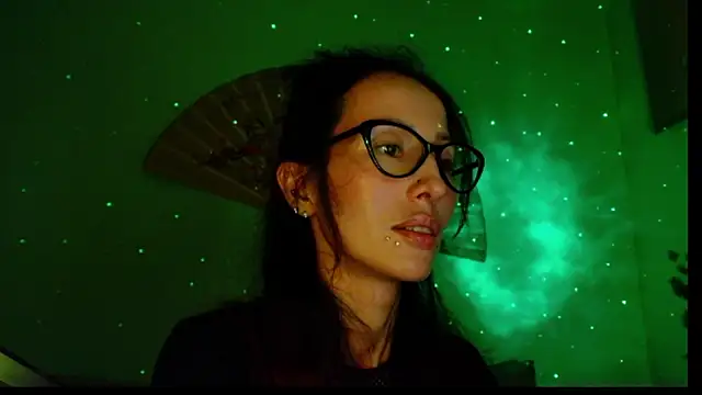 Snapshot of KiotoShine chatting on November 4, 6:51 pm KiotoShine online show from November 4, 6:51 pm