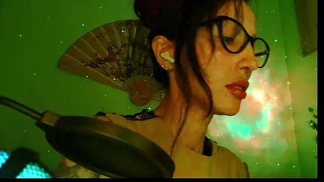 Snapshot of KiotoShine chatting on November 8, 7:01 pm KiotoShine online show from November 8, 7:01 pm