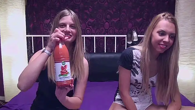 BlondeWitches online show from March 22, 4:24 am