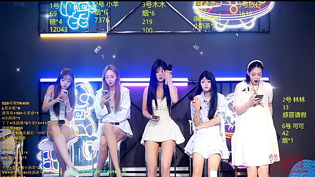 Snapshot of EYgirl222 chatting on September 9, 8:03 am EYgirl222 online show from September 9, 8:03 am