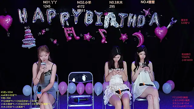 Snapshot of EYgirl222 chatting on October 15, 8:36 am EYgirl222 online show from October 15, 8:36 am