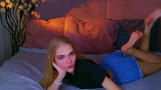 4example Chloe online show from October 15, 10:48 am